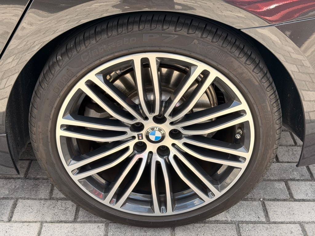 Used 2020 BMW 530i w/ M Sport Package RWD image 26