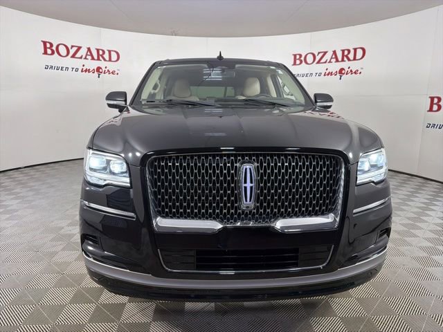 Used 2023 Lincoln Navigator L Reserve AWD/4WD image 2