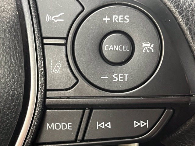 Used 2018 Toyota Camry LE FWD image 12