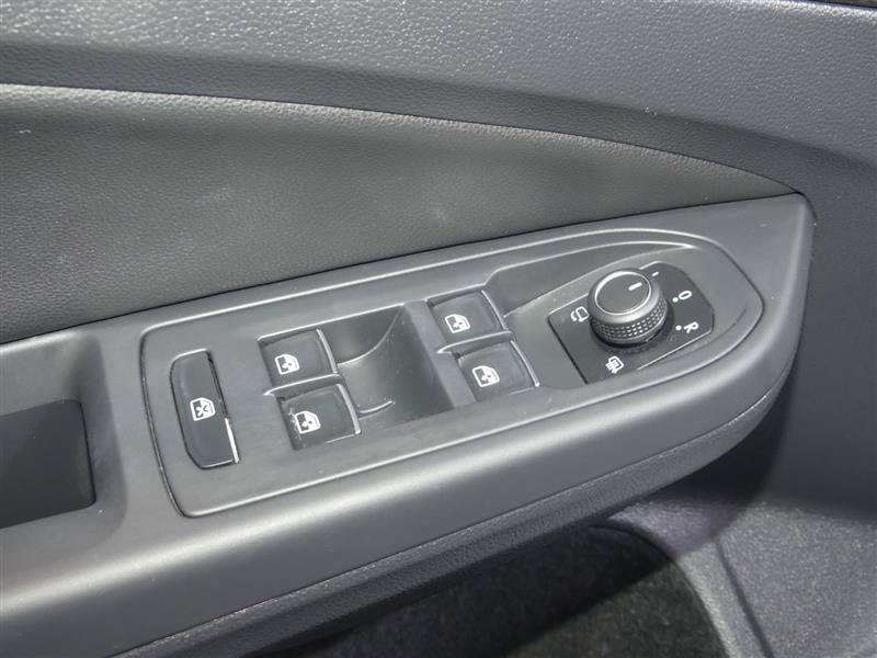 Used 2024 Volkswagen GTI SE FWD image 20