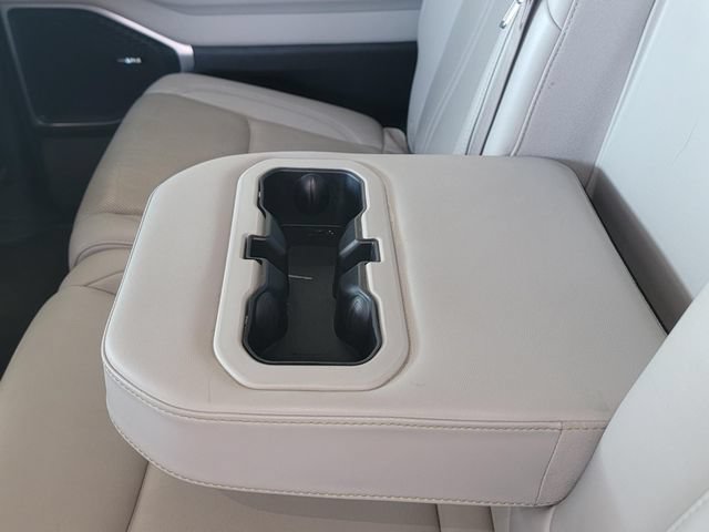 Certified 2023 Jeep Wagoneer L Series II AWD/4WD image 32