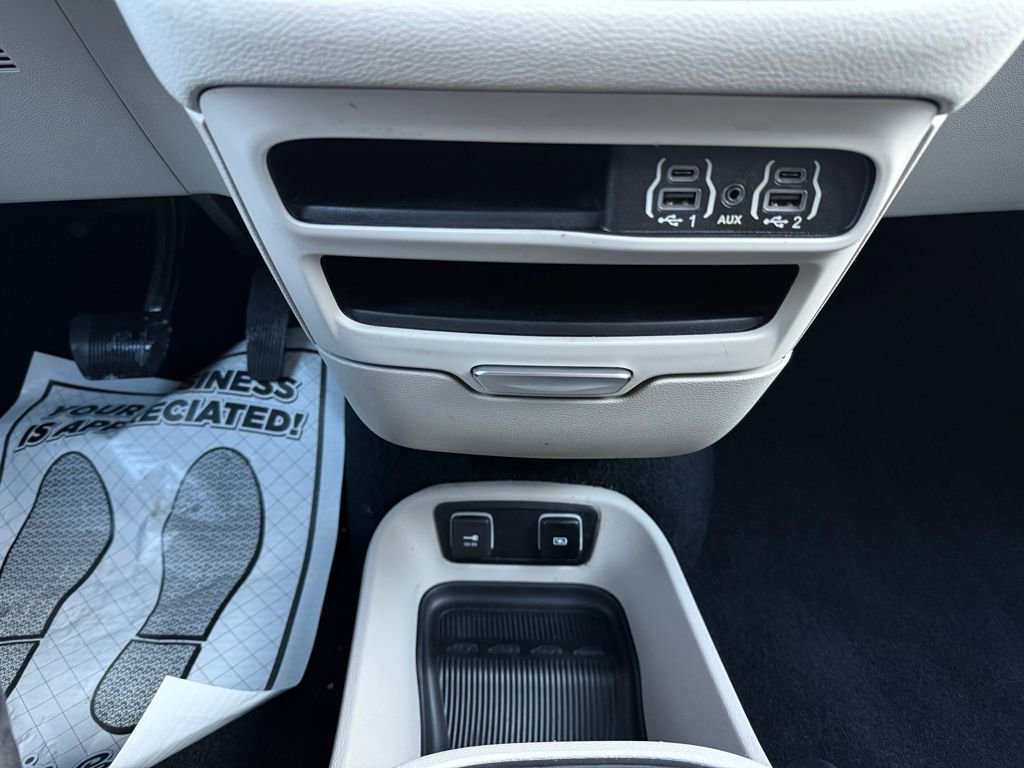 Used 2021 Chrysler Pacifica Touring-L image 26