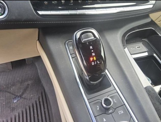 Used 2023 Cadillac Escalade Premium Luxury AWD/4WD image 10