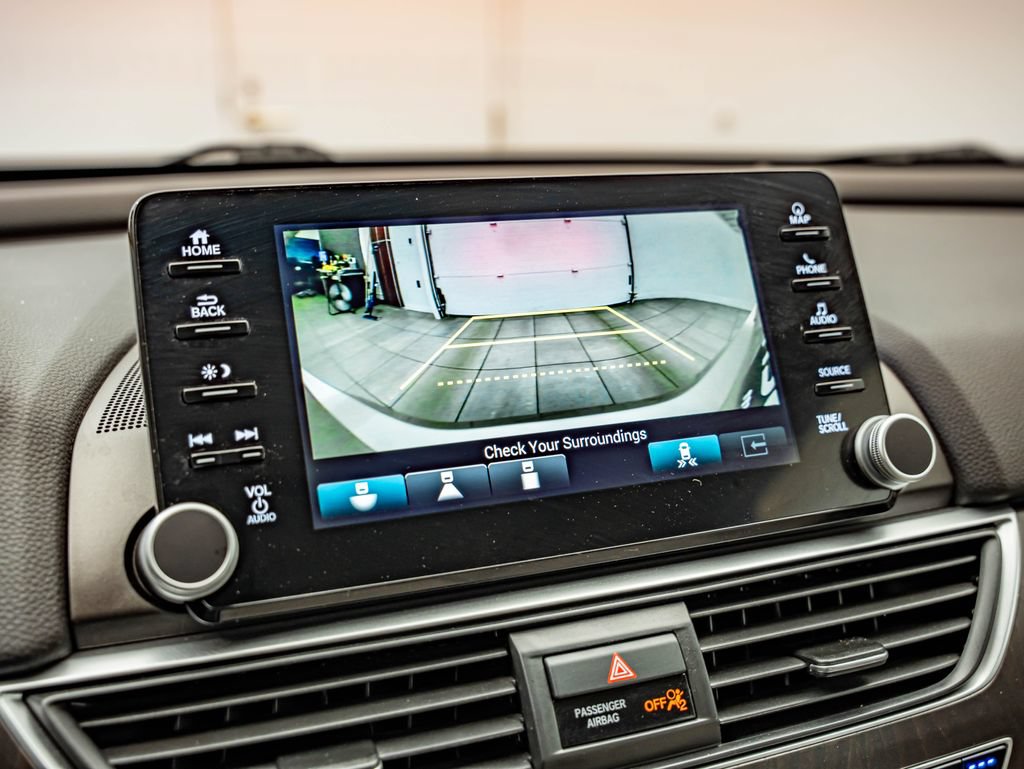 Used 2018 Honda Accord Touring image 25
