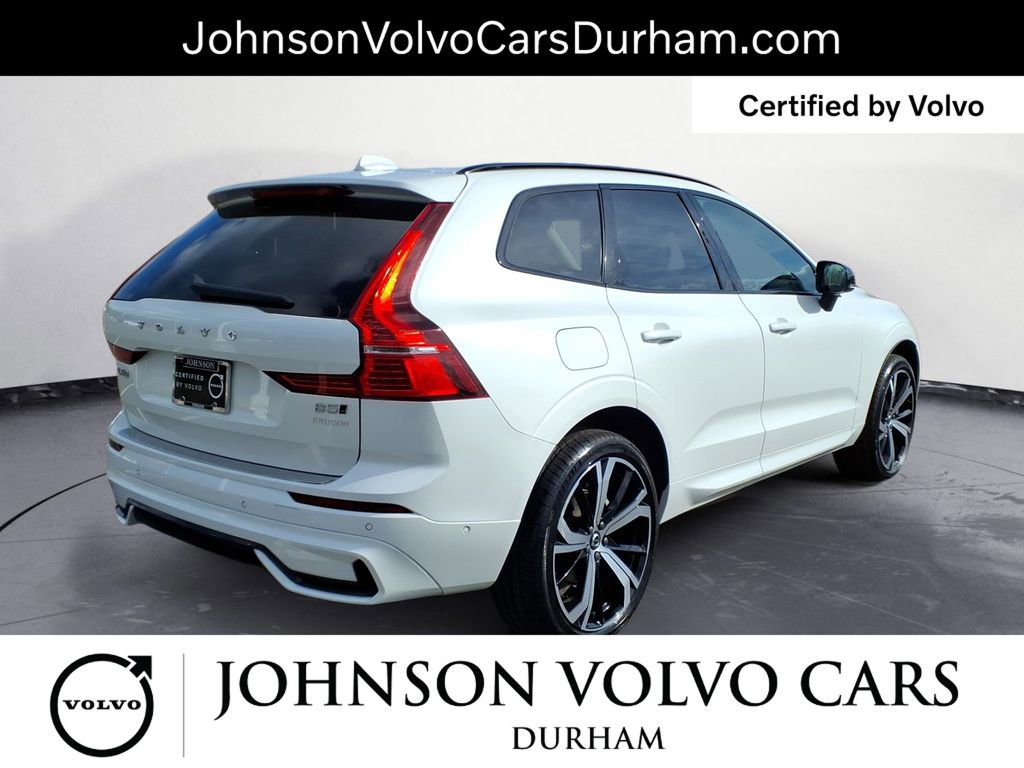 Certified 2023 Volvo XC60 B5 Ultimate w/ Climate Package image 3