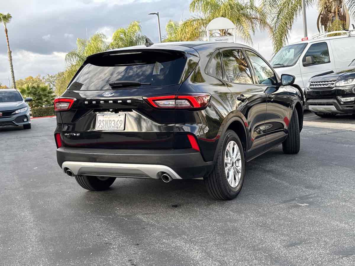 Used 2025 Ford Escape Active image 12