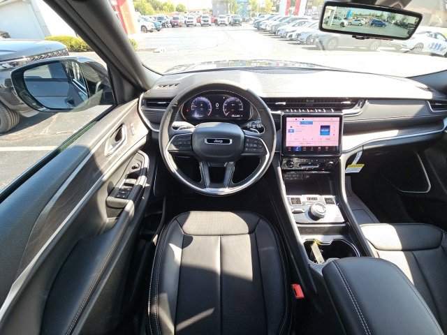 New 2025 Jeep Grand Cherokee Limited w/ Luxury Tech Group II image 26