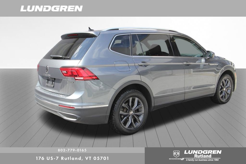 Used 2022 Volkswagen Tiguan SE image 3