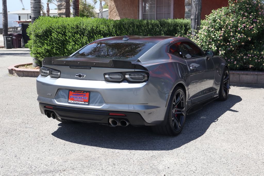 Used 2021 Chevrolet Camaro SS RWD image 9