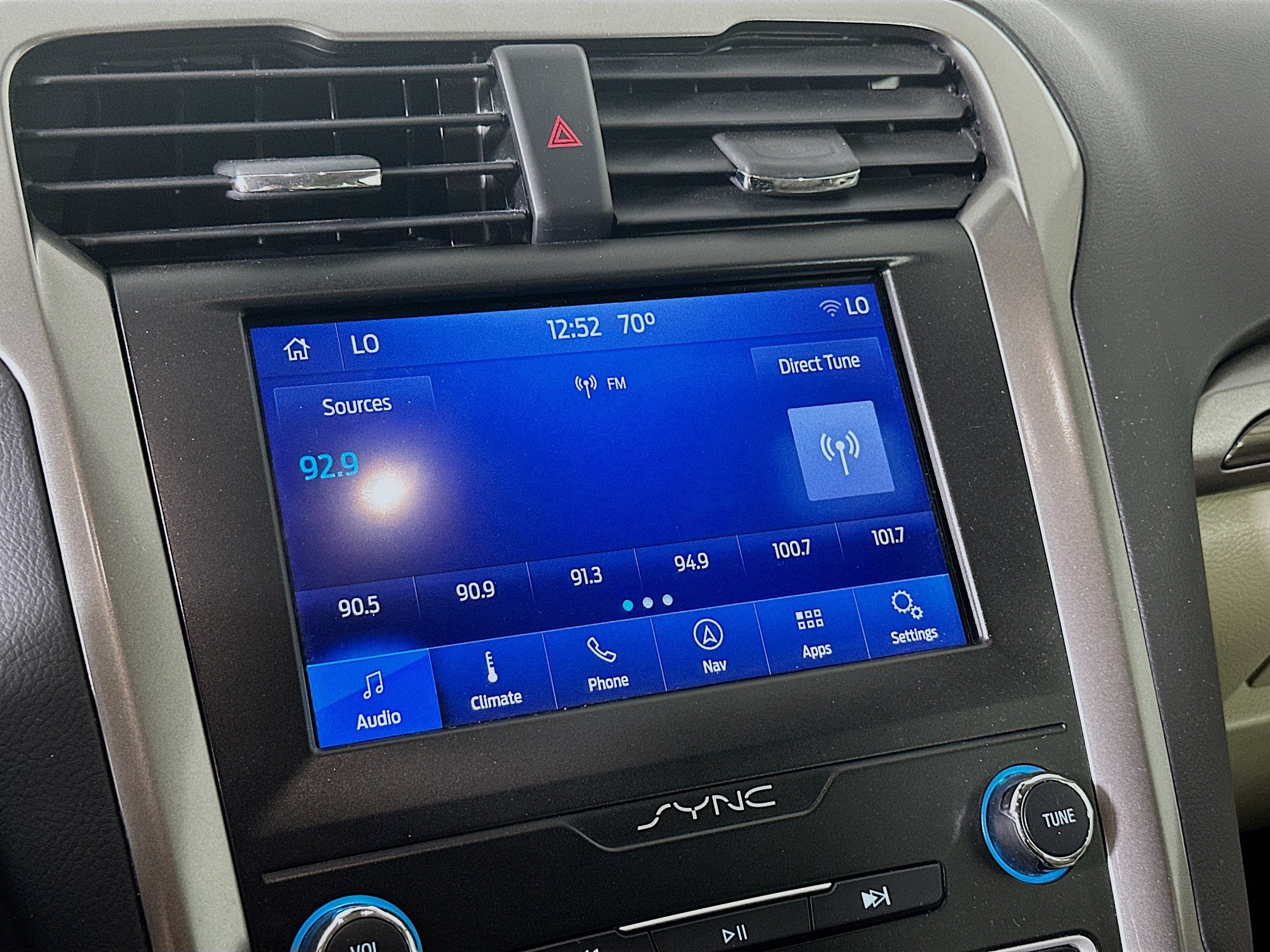 Used 2019 Ford Fusion SEL FWD image 21