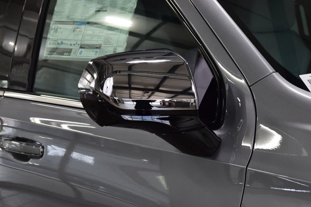 New 2026 Chevrolet Suburban Premier AWD/4WD image 17