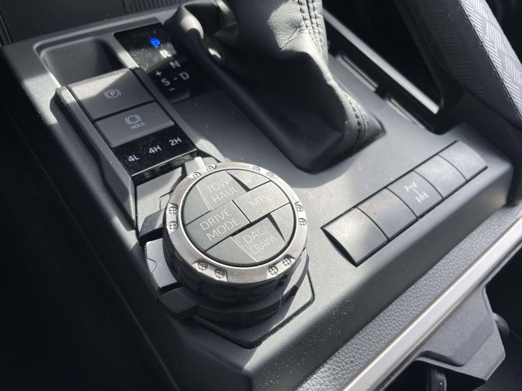 Used 2025 Toyota 4Runner TRD Off-Road image 40