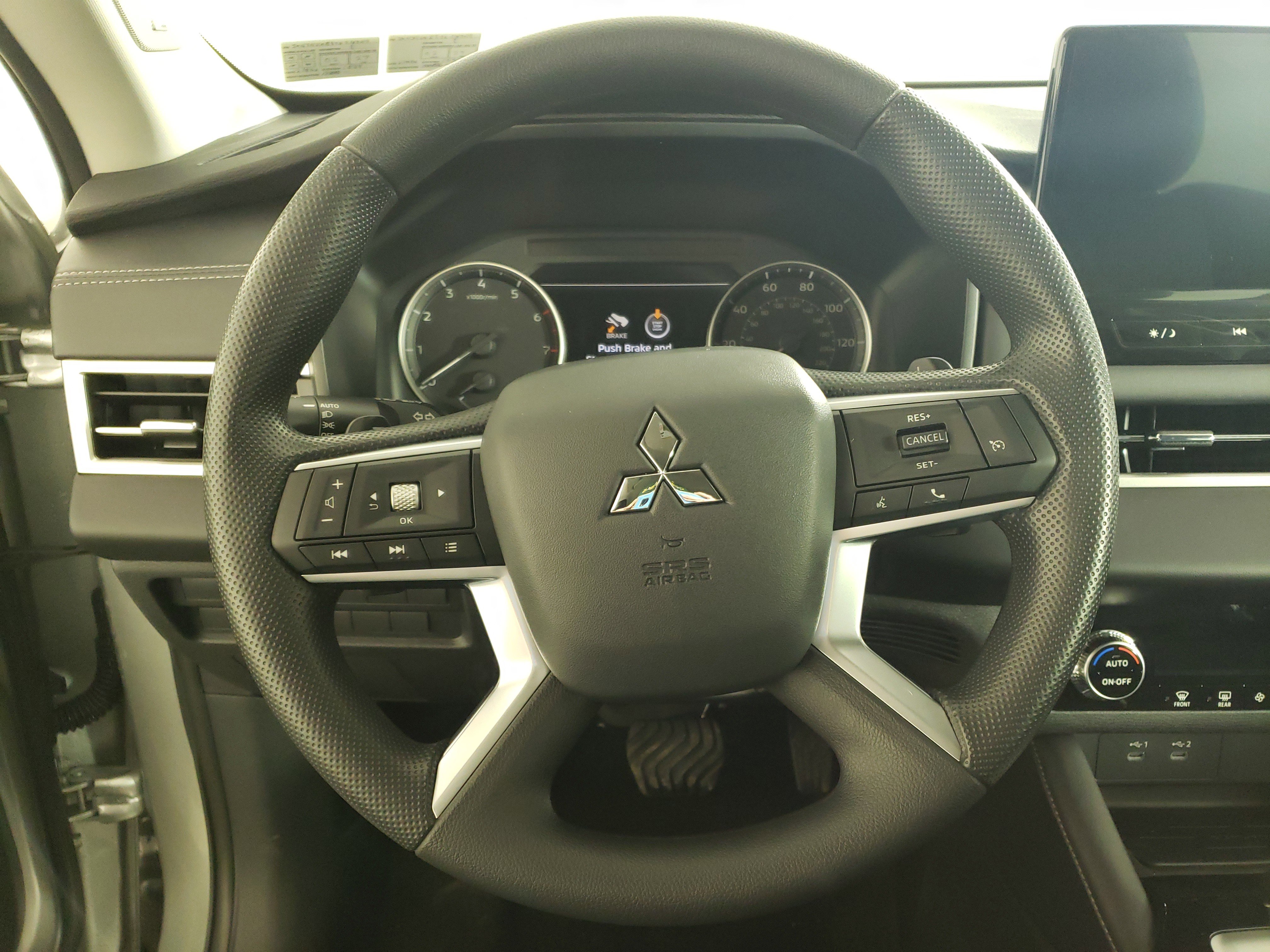 New 2026 Mitsubishi Outlander ES image 17