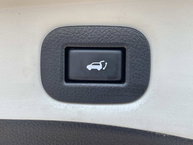 Used 2020 Nissan Rogue SV FWD image 13