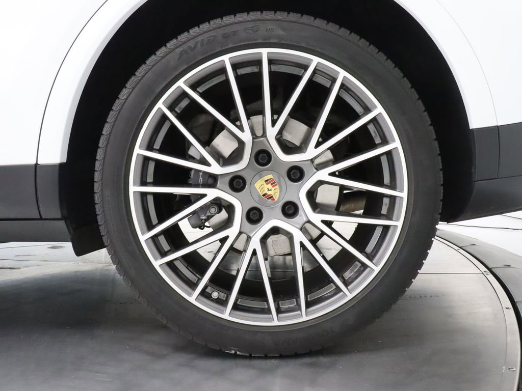 Used 2020 Porsche Cayenne AWD/4WD image 48