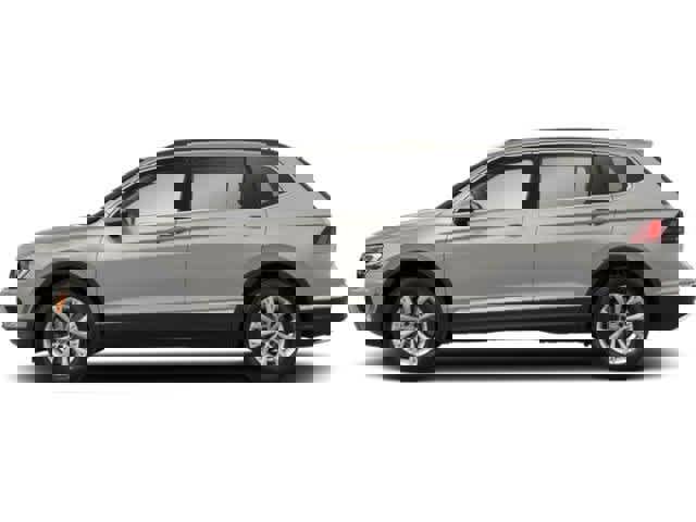 Used 2021 Volkswagen Tiguan S image 3