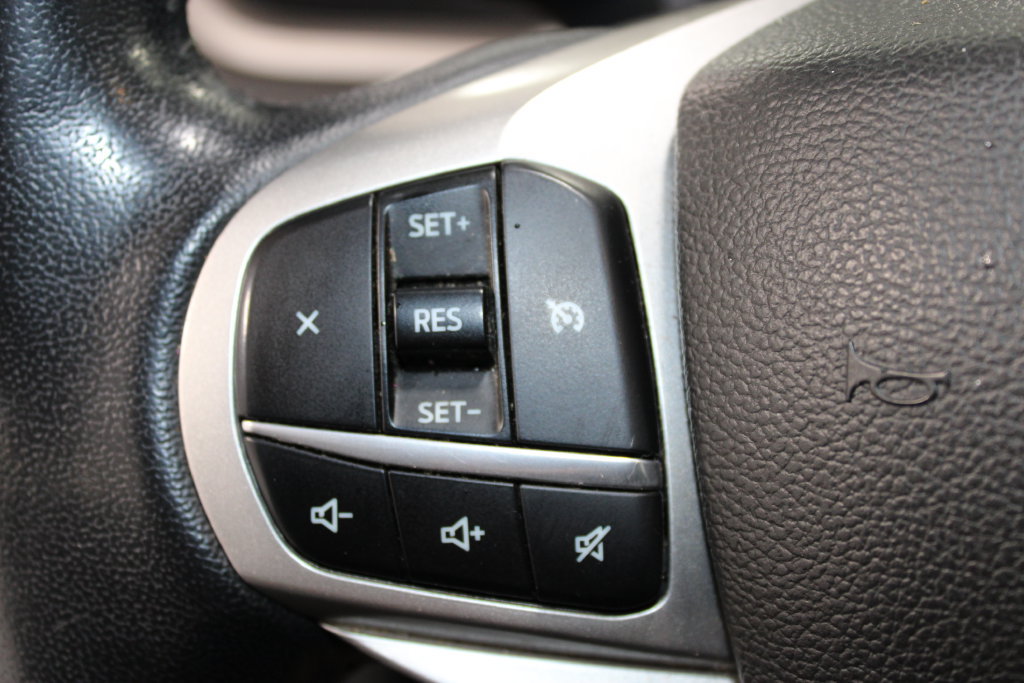 Used 2023 Ford Explorer XLT w/ Equipment Group 202A RWD image 16