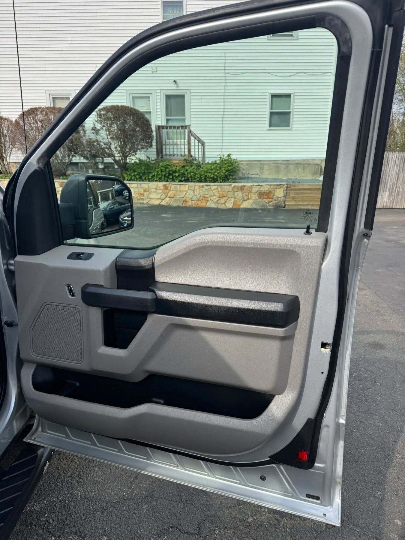 Used 2015 Ford F150 XL w/ Equipment Group 101A Mid AWD/4WD image 25