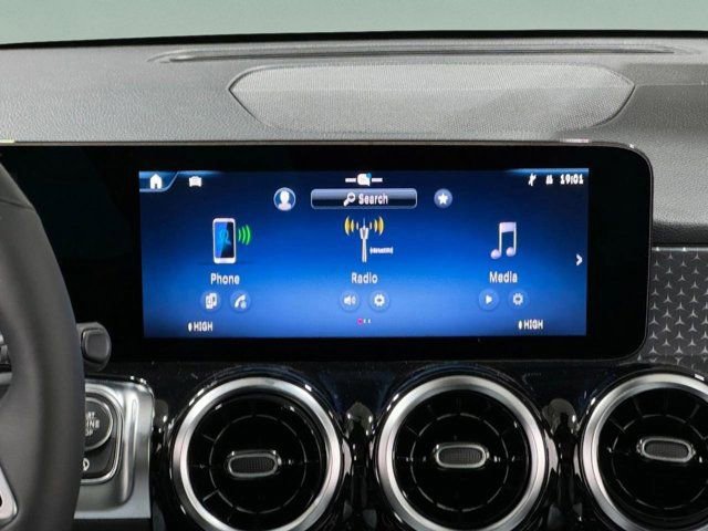 New 2026 Mercedes-Benz GLB 250 4MATIC image 17