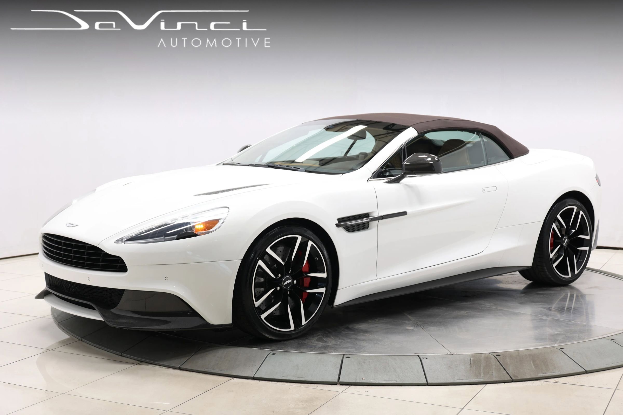 Used 2015 Aston Martin Vanquish Volante RWD image 1