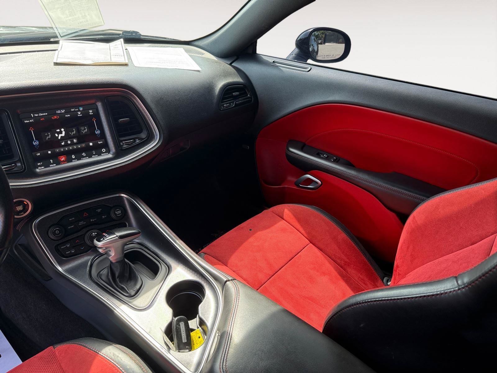 Used 2018 Dodge Challenger R/T Scat Pack w/ Leather Interior Group RWD image 12