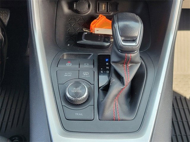 Used 2022 Toyota RAV4 SE image 24