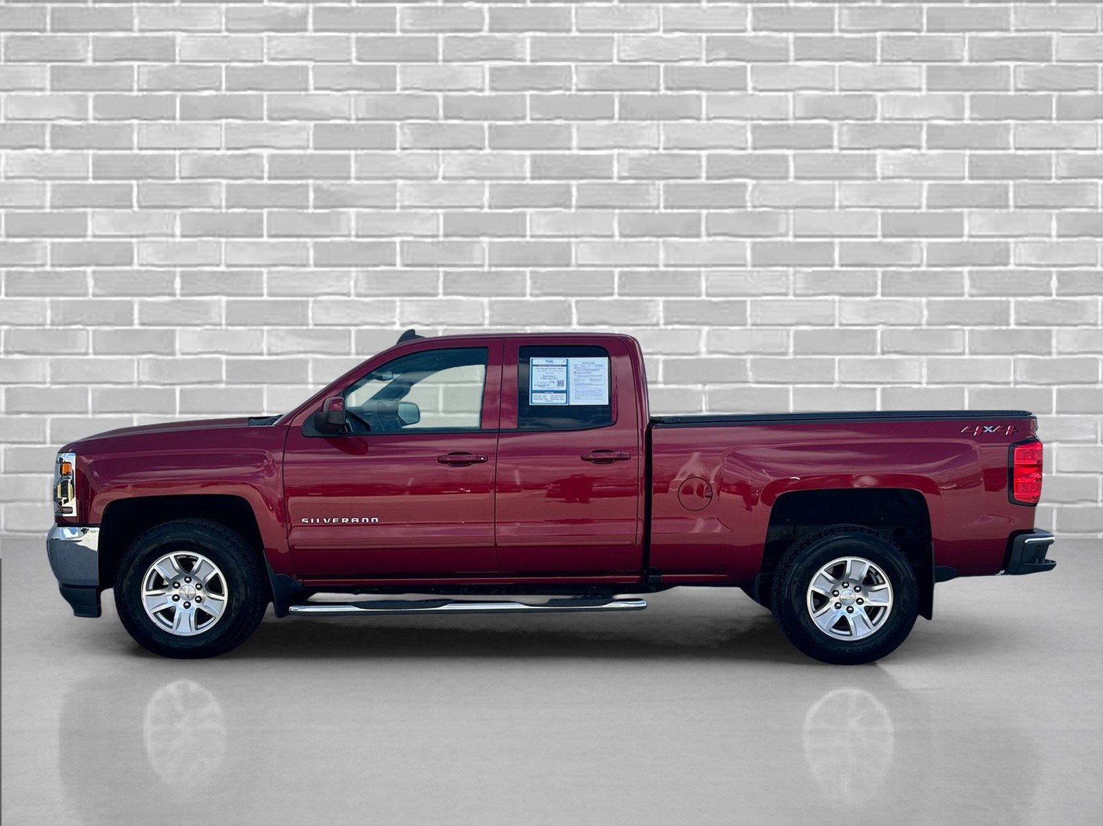 Used 2018 Chevrolet Silverado 1500 LT w/ All Star Edition image 2