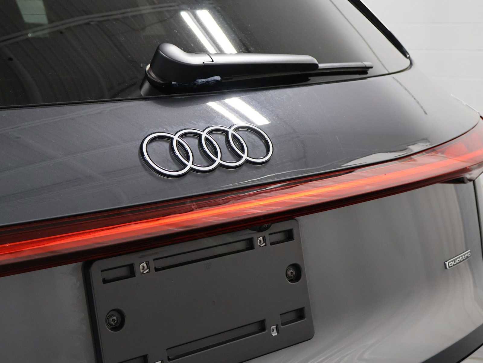Certified 2025 Audi Q5 Prestige AWD/4WD image 8