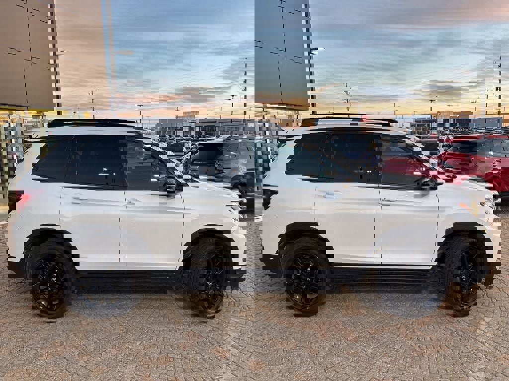 Used 2024 Honda Passport Black Edition image 4