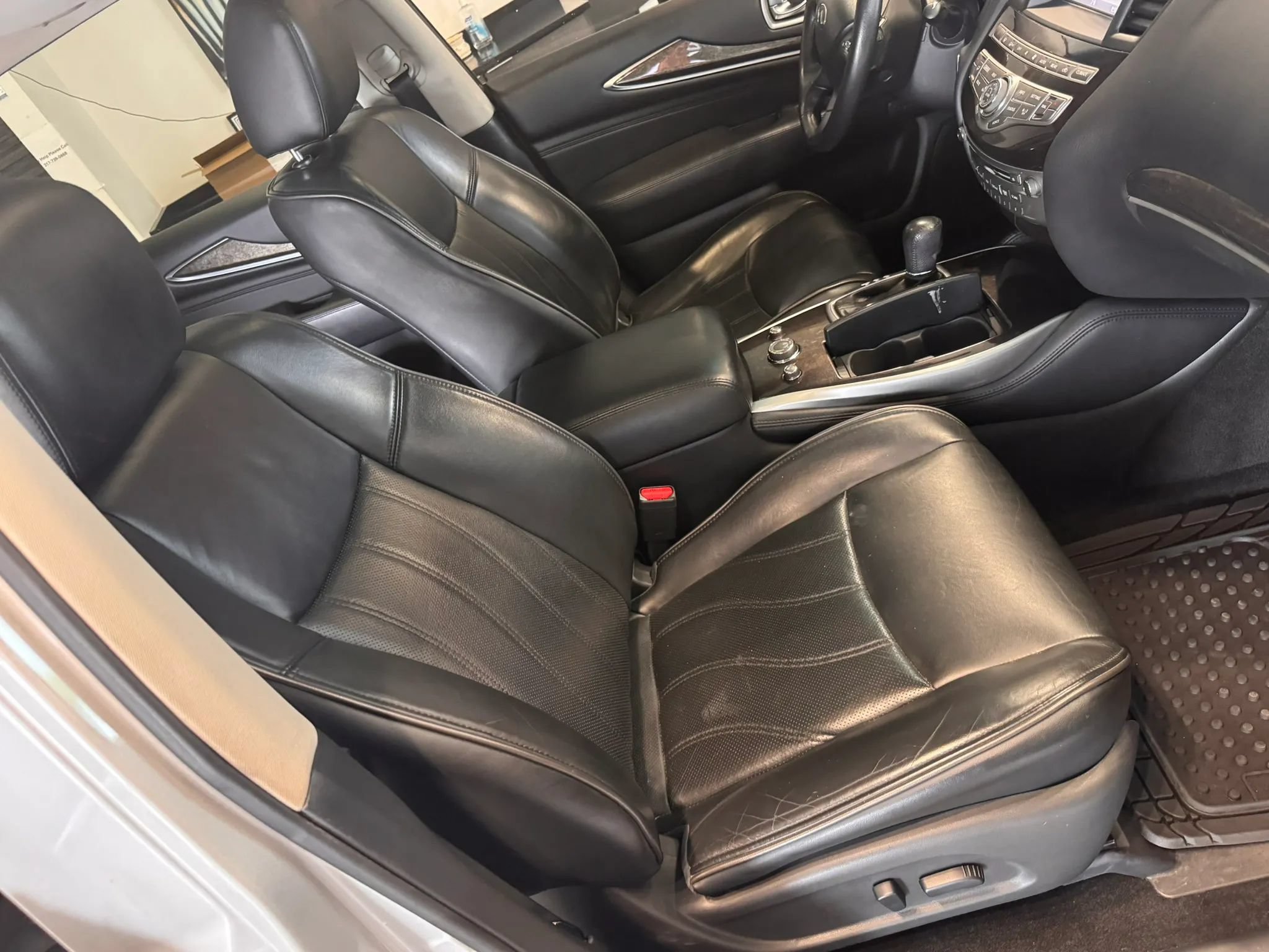 Used 2015 INFINITI QX60 Luxe w/ Premium Plus Package AWD/4WD image 18