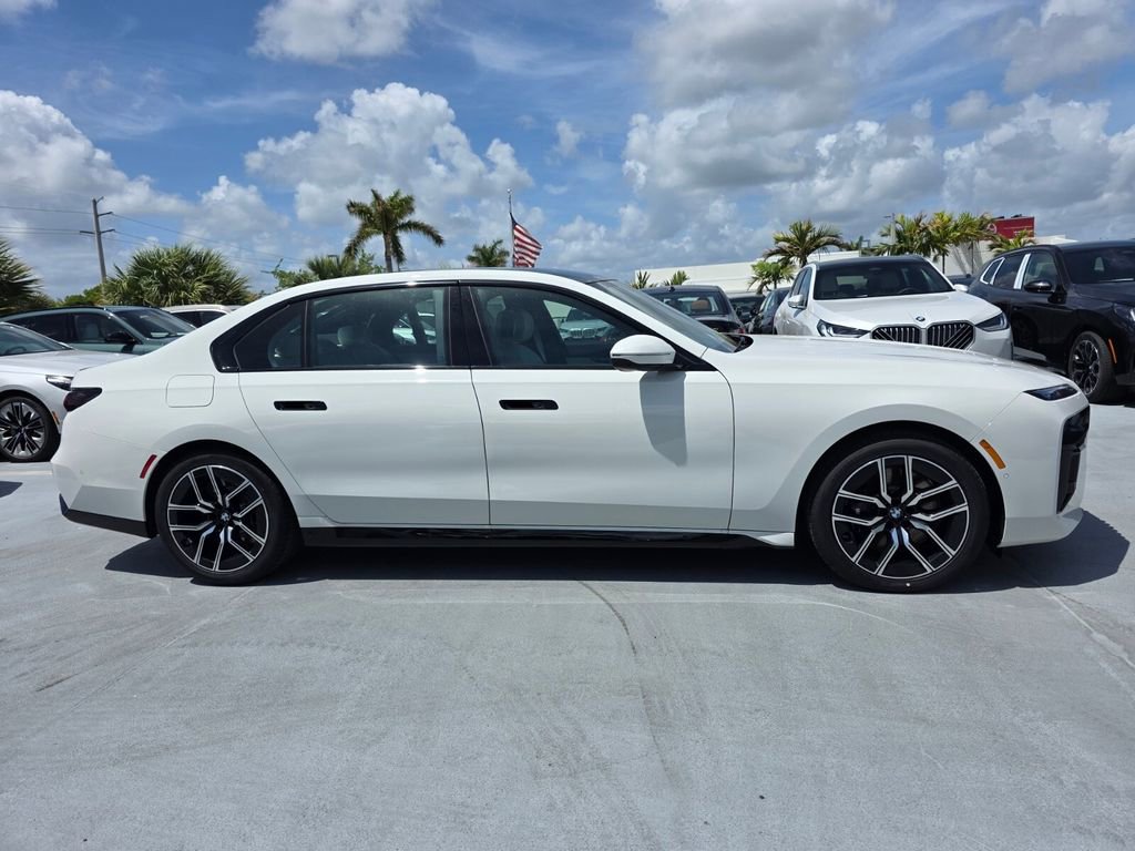 New 2026 BMW 760i xDrive w/ Executive Package image 3