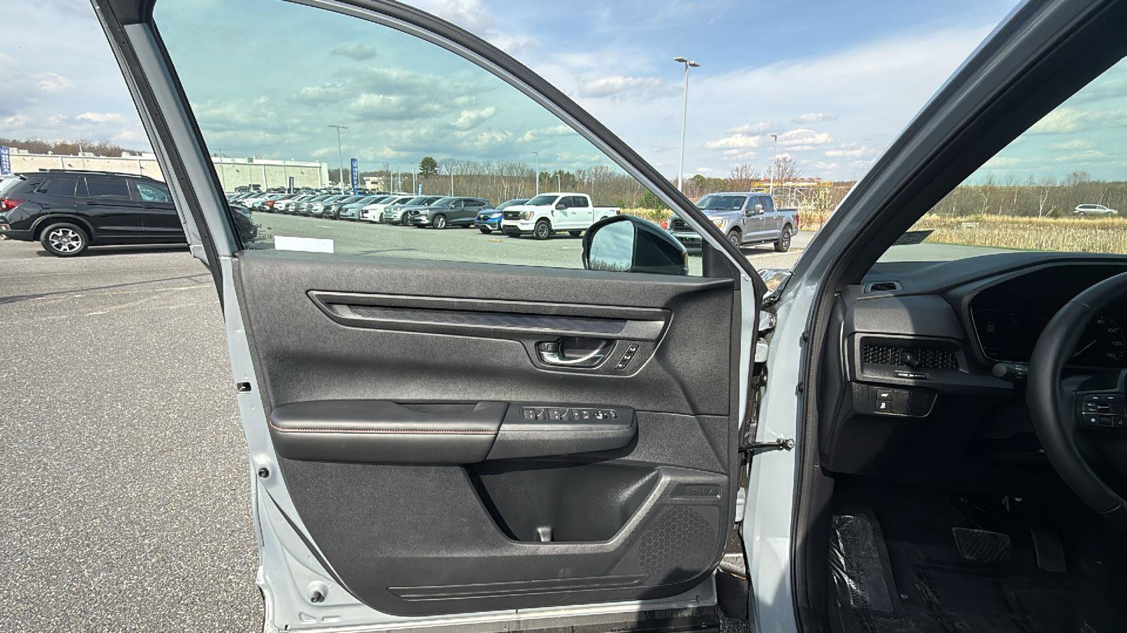 Used 2025 Honda CR-V Sport-L image 24
