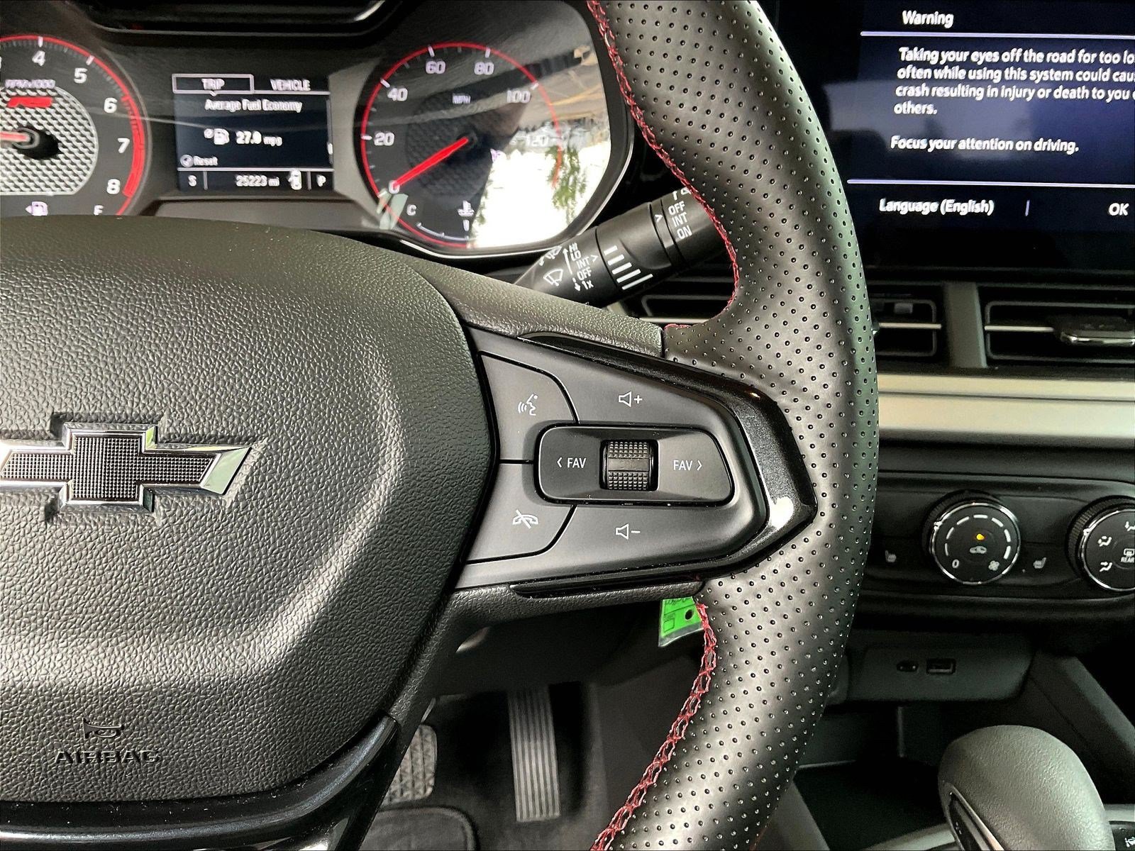 Used 2024 Chevrolet Trax RS FWD image 11