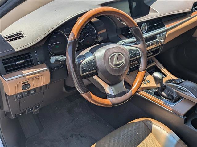 Used 2016 Lexus ES 300h w/ Luxury Package w/Wood Trim FWD image 8