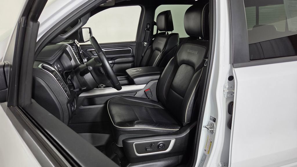Used 2023 RAM 1500 Laramie AWD/4WD image 13