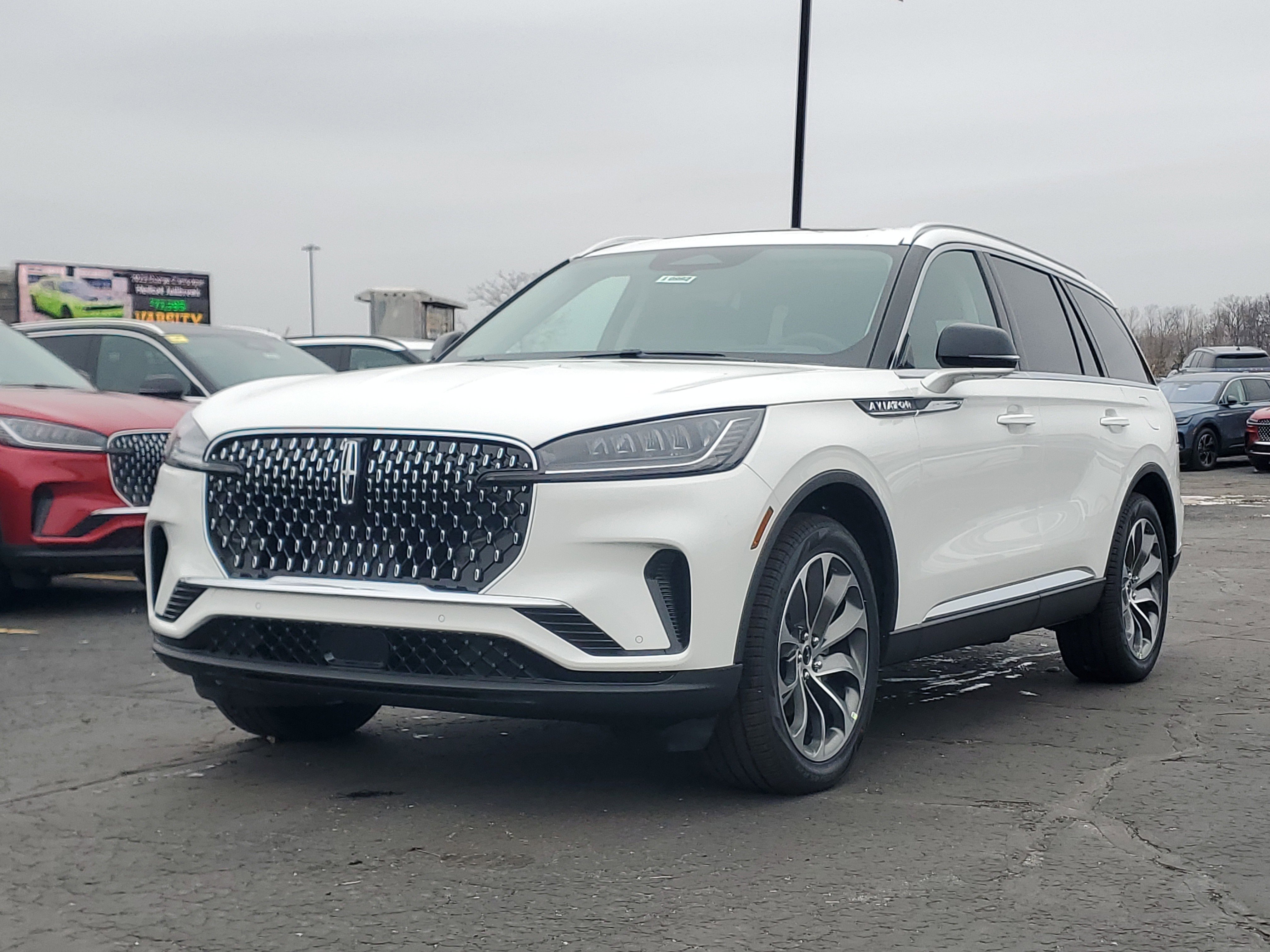New 2026 Lincoln Aviator AWD image 2