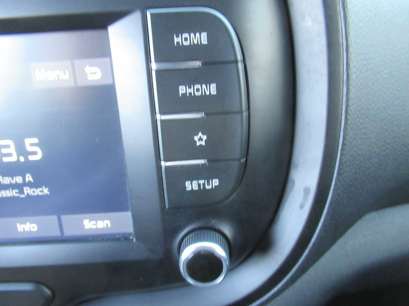 Used 2020 Kia Soul LX image 34
