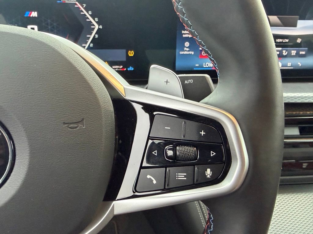 Used 2025 BMW M440i Convertible w/ Premium Package image 10