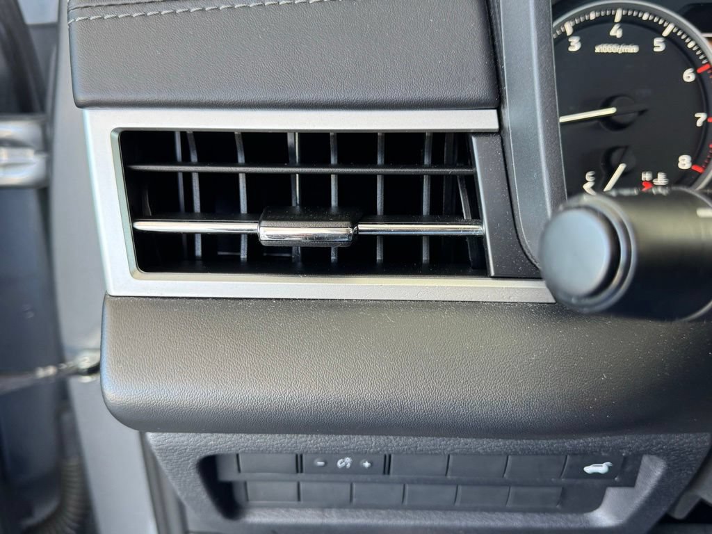 Used 2024 Mitsubishi Outlander SE AWD/4WD image 35