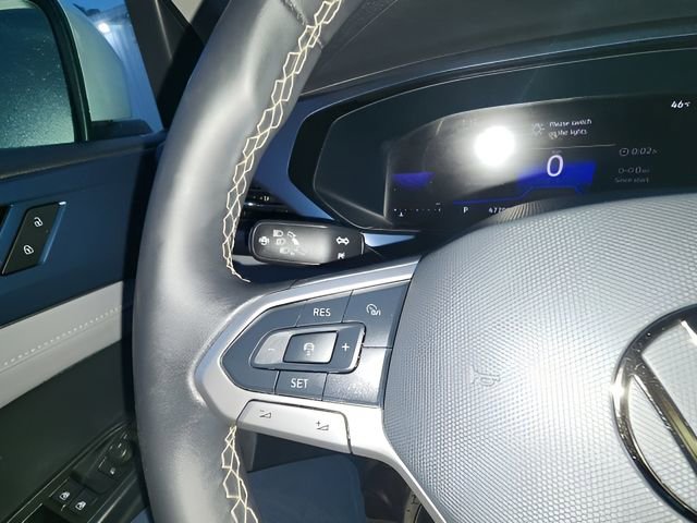 Used 2024 Volkswagen Taos SE image 25