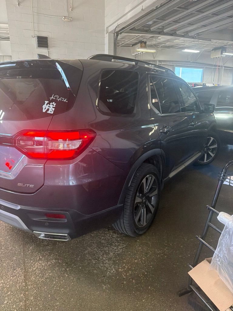Used 2023 Honda Pilot Elite image 11