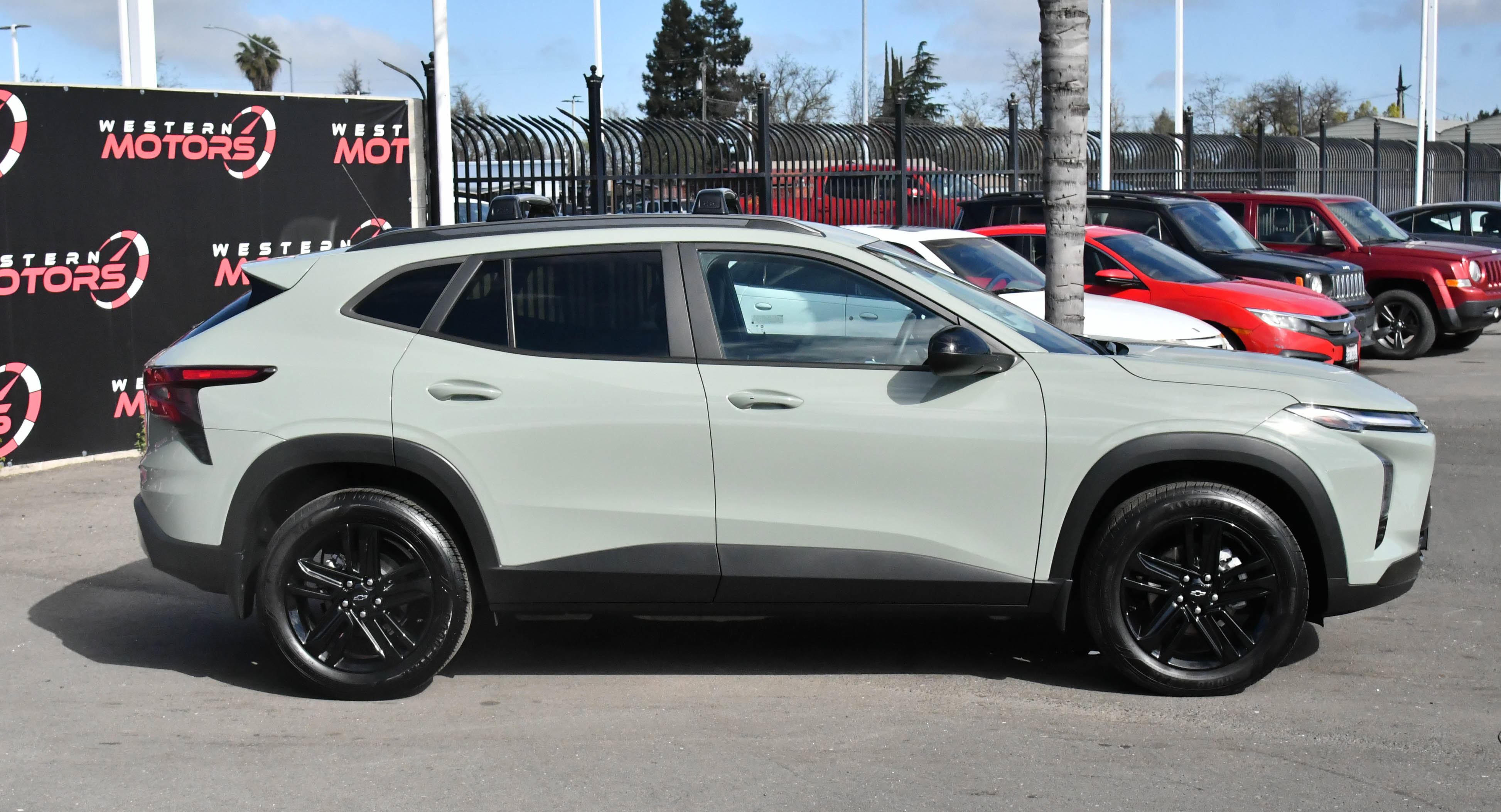 Used 2025 Chevrolet Trax ACTIV w/ Driver Confidence Package image 9