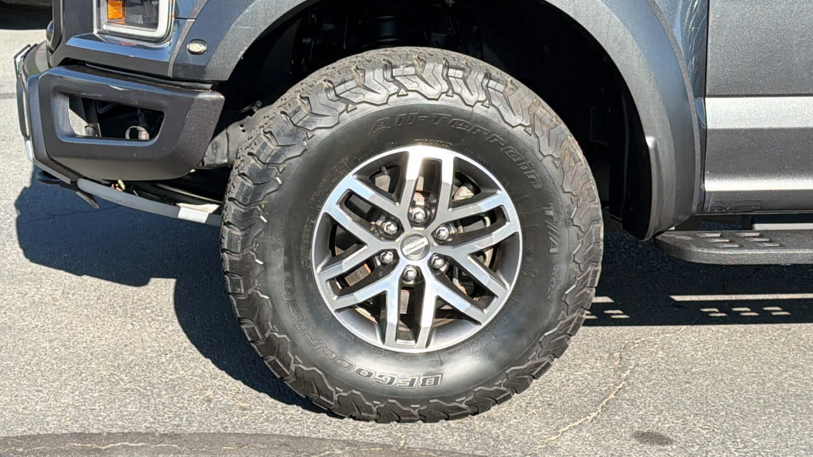 Used 2018 Ford F150 Raptor w/ Equipment Group 802A Luxury AWD/4WD image 9