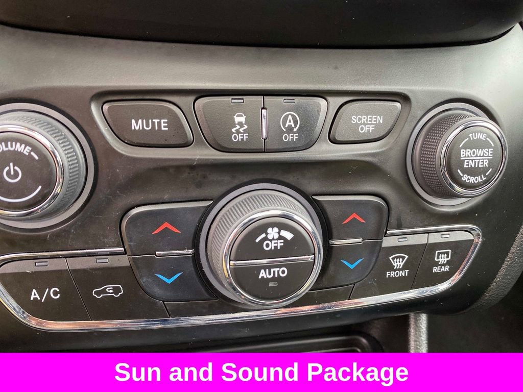 Used 2022 Jeep Cherokee Latitude Lux w/ Sun & Sound Group image 13