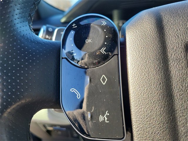 Used 2018 Land Rover Range Rover Velar R-Dynamic SE image 24