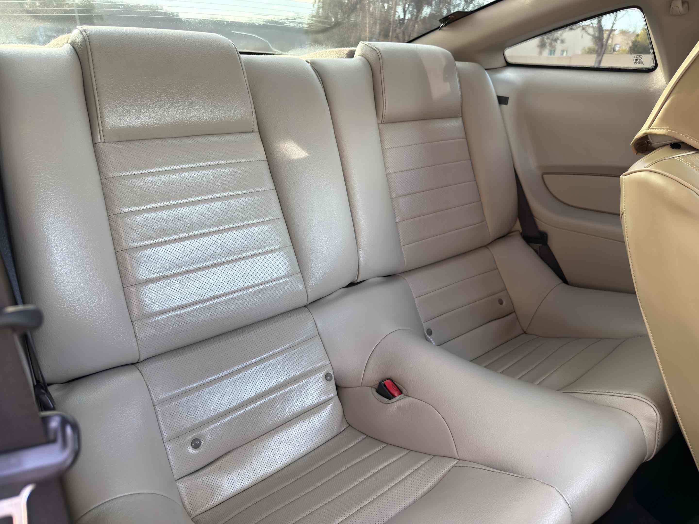 Used 2010 Ford Mustang Premium image 43