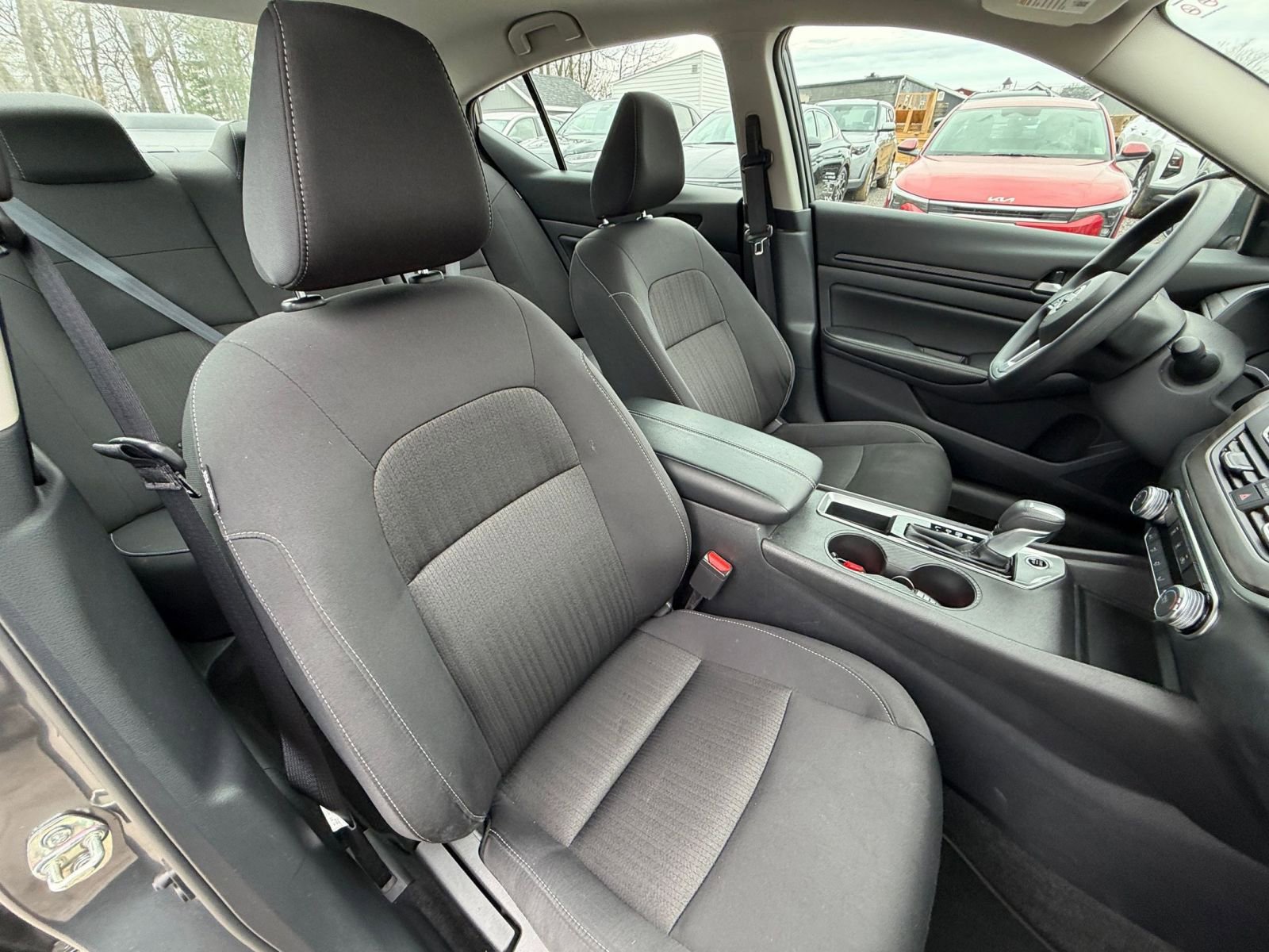 Used 2025 Nissan Altima 2.5 SV image 36