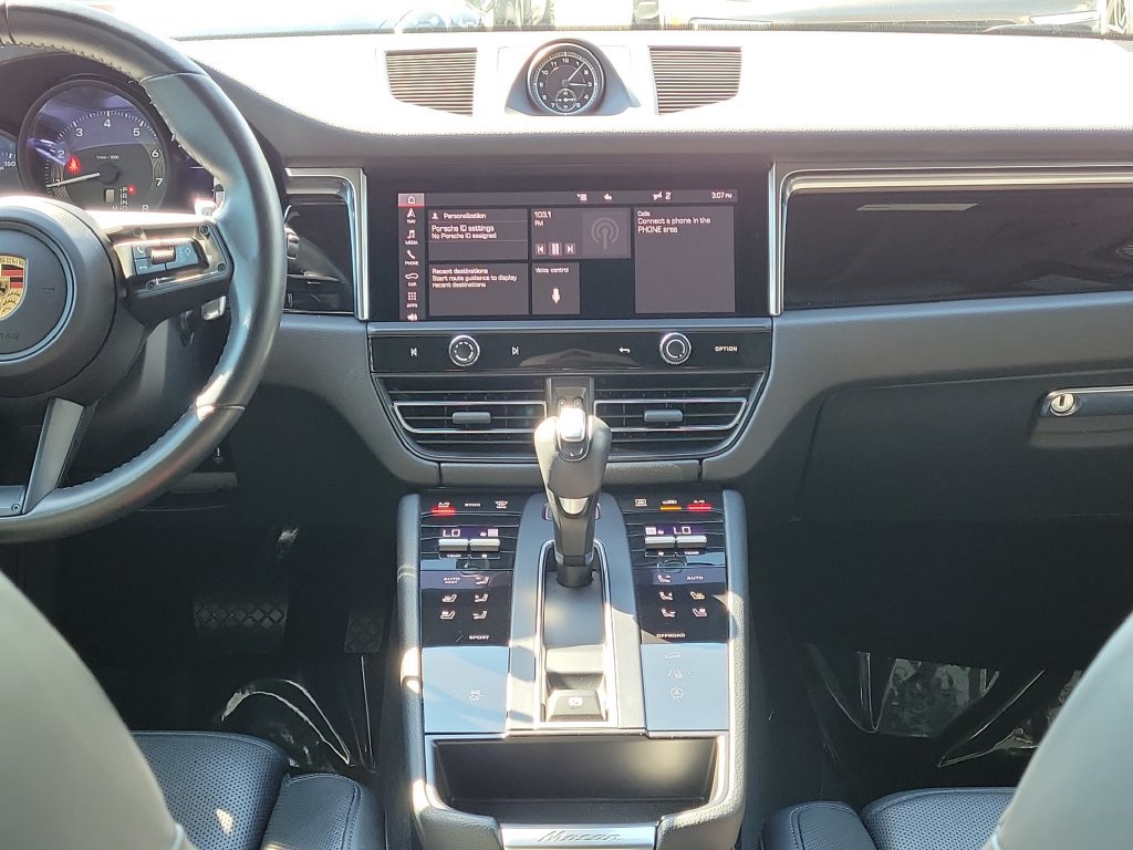 Certified 2024 Porsche Macan AWD/4WD image 22