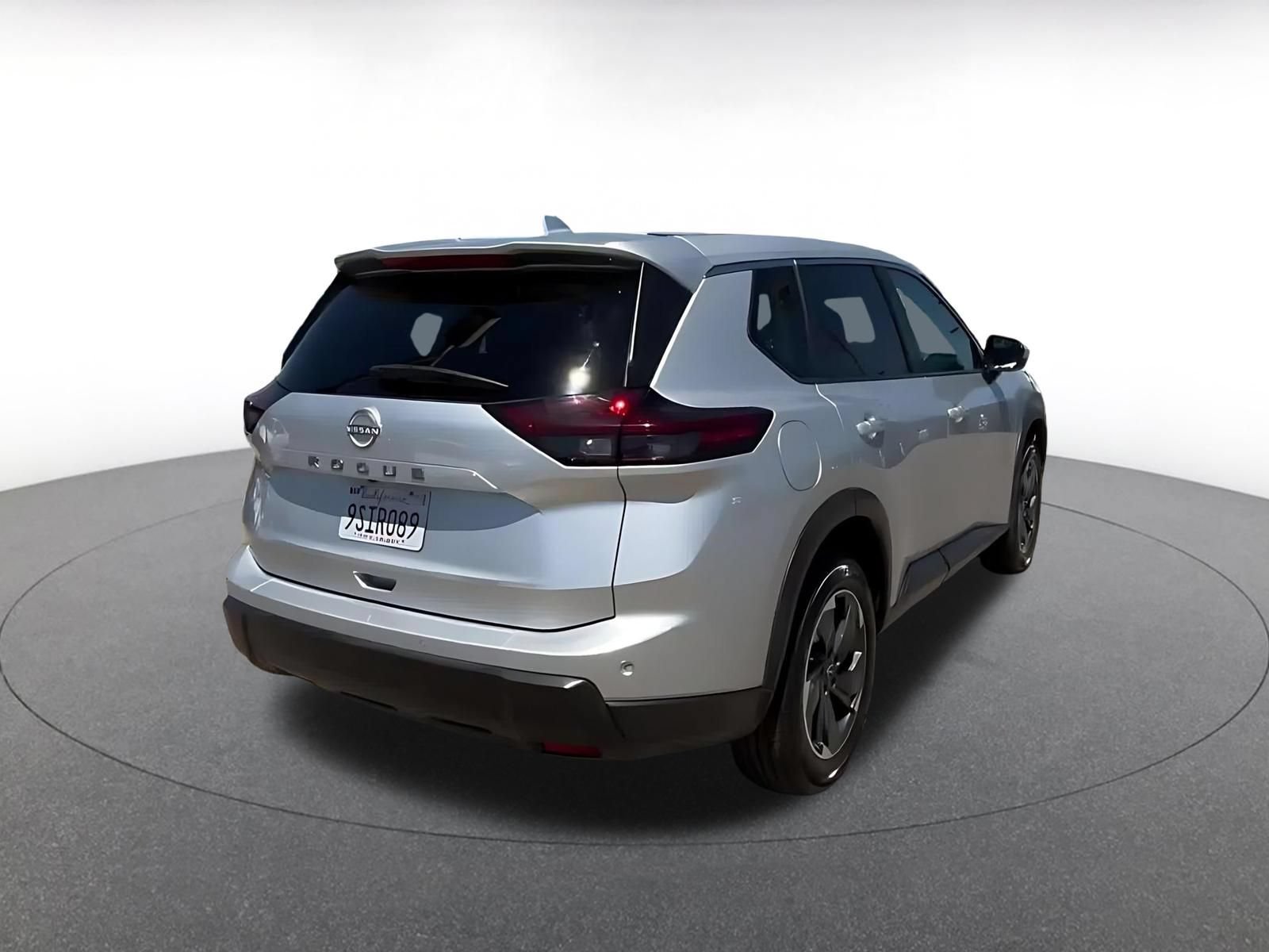 Used 2025 Nissan Rogue SV FWD image 15