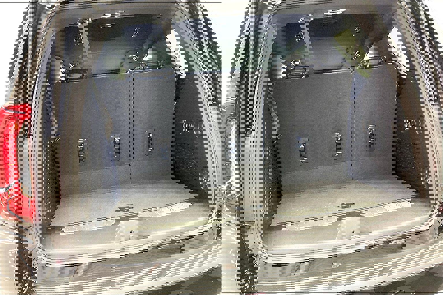 Used 2023 GMC Yukon Denali w/ Denali Reserve Package image 27